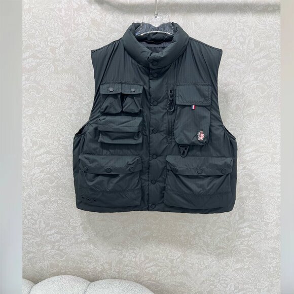 Moncler tongass down field vest - black - Picture 4 of 10